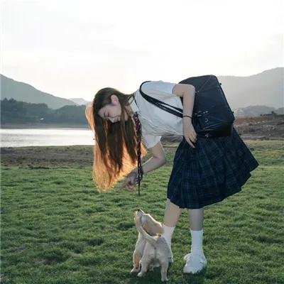 情比山高